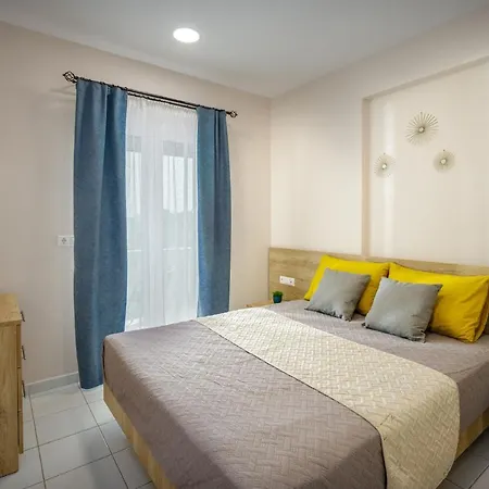 Sofia'S Apts Limenas Chersonisou Exterior foto